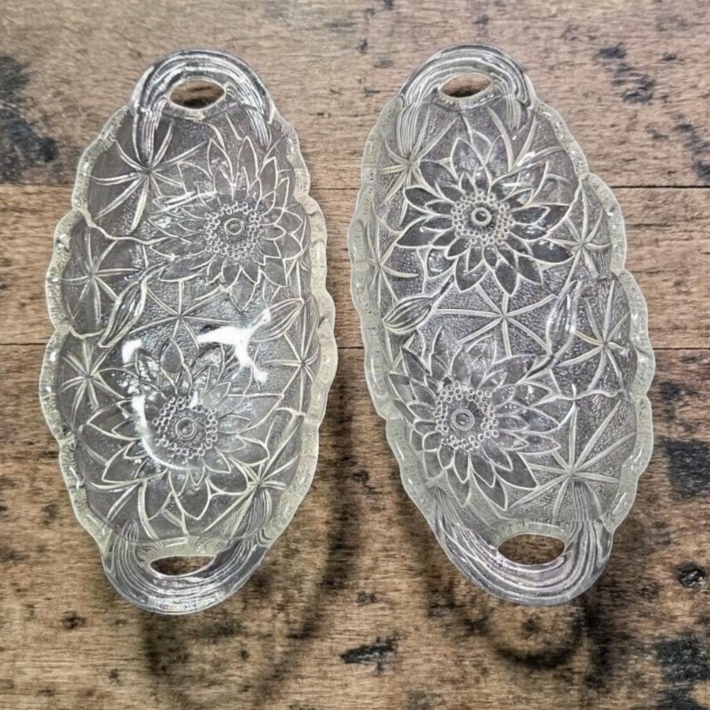 Indiana Glass Sunflower Design Trays, Set of 2, Vintage Pons Butter Dishes,‎